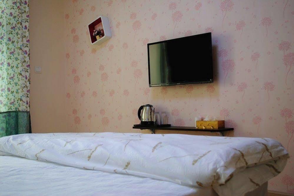 Kunming Colorful Cloud Apartment Hotel Exterior photo